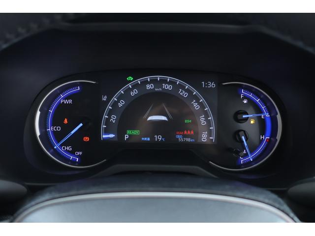 ＲＡＶ４ ハイブリッドＧ　４ＷＤ　衝突被害軽減ブレーキ　純正９型ナビ　地デジＴＶ　バックカメラ　ＢＳＭ　レーダークルーズ　オートハイビーム　車線逸脱警報　クリアランスソナー　ＥＴＣ　シートヒーター　ステアリングヒーター　パワーバックドア　ドラレコ　ＬＥＤライト（16枚目）