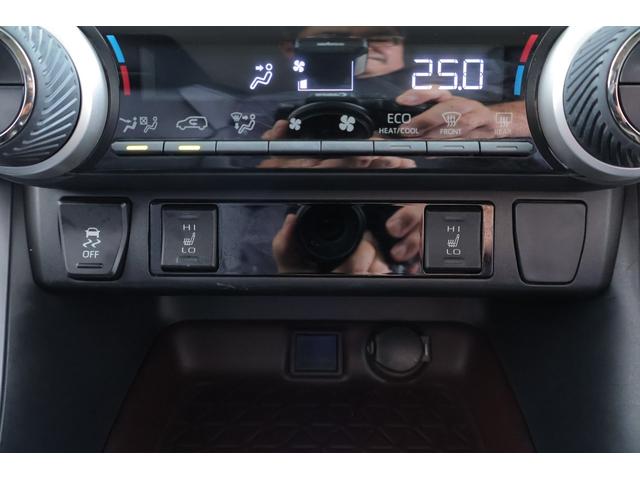 ＲＡＶ４ ハイブリッドＧ　４ＷＤ　衝突被害軽減ブレーキ　純正９型ナビ　地デジＴＶ　バックカメラ　ＢＳＭ　レーダークルーズ　オートハイビーム　車線逸脱警報　クリアランスソナー　ＥＴＣ　シートヒーター　ステアリングヒーター　パワーバックドア　ドラレコ　ＬＥＤライト（25枚目）