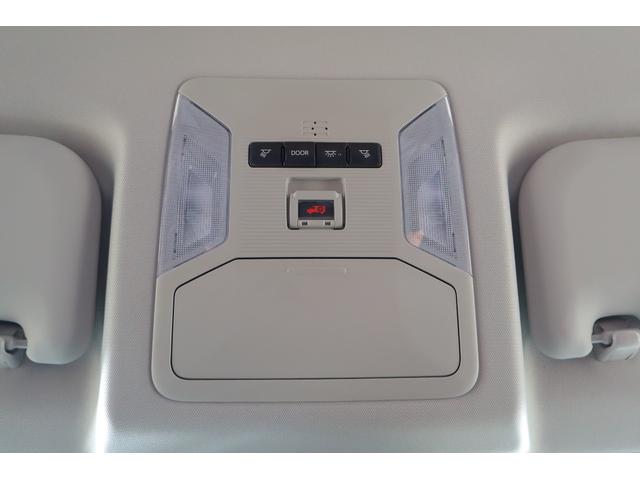 ＲＡＶ４ ハイブリッドＧ　４ＷＤ　衝突被害軽減ブレーキ　純正９型ナビ　地デジＴＶ　バックカメラ　ＢＳＭ　レーダークルーズ　オートハイビーム　車線逸脱警報　クリアランスソナー　ＥＴＣ　シートヒーター　ステアリングヒーター　パワーバックドア　ドラレコ　ＬＥＤライト（30枚目）