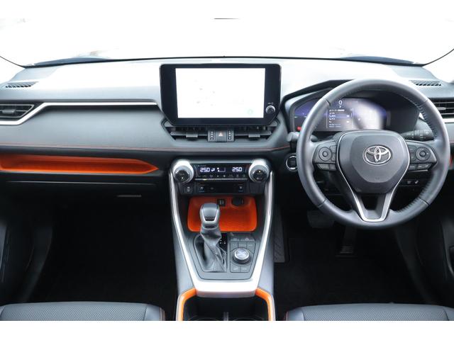ＲＡＶ４ アドベンチャー　４ＷＤ　衝突被害軽減ブレーキ　前後ドラレコ　純正１０．５インチＤＡ　地デジＴＶ　バックカメラ　ＢＳＭ　レーダークルーズ　車線逸脱警報　クリアランスソナー　ＥＴＣ２．０　シートヒーター＆クール　ステアリングヒーター　横滑り防止装置　ワンオーナー（12枚目）