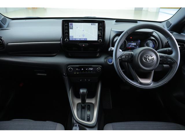 ヤリス ハイブリッドＺ　衝突被害軽減ブレーキ　純正８型ＤＡナビ地デジ　バックカメラ　ＢＳＭ　スマートキー　ＥＴＣ　レーダークルーズ　オートハイビーム　車線逸脱警報　クリアランスソナー　シートヒーター　前後ドラレコ　Ｂｌｕｅｔｏｏｔｈ接続　ＬＥＤライト　横滑り防止装置（12枚目）