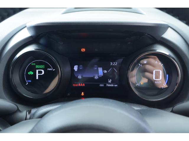 ヤリス ハイブリッドＺ　衝突被害軽減ブレーキ　純正８型ＤＡナビ地デジ　バックカメラ　ＢＳＭ　スマートキー　ＥＴＣ　レーダークルーズ　オートハイビーム　車線逸脱警報　クリアランスソナー　シートヒーター　前後ドラレコ　Ｂｌｕｅｔｏｏｔｈ接続　ＬＥＤライト　横滑り防止装置（16枚目）
