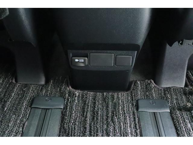 アルファード ２．５Ｓ　タイプゴールド　衝突被害軽減ブレーキ　サンルーフ　純正９インチＤＡナビ　地デジＴＶ　バックカメラ　後席モニター　ＥＴＣ２．０　レーダークルーズ　車線逸脱警報　オートハイビーム　クリアランスソナー　両側電動ドア　パワーバックドア　３眼ＬＥＤライト（41枚目）