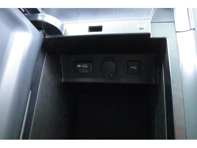 アルファードハイブリッド Ｓ　タイプゴールドＩＩ　４ＷＤ　衝突被害軽減ブレーキ　ＢＳＭ　９型ＤＡナビ　地デジＴＶ　バックカメラ　ＥＴＣ２．０　レーダークルーズ　車線逸脱警報　オートハイビーム　クリアランスソナー　両側電動ドア　ＡＣ１００Ｖ－１５００Ｗ　パワーバックドア　３眼ＬＥＤライト（31枚目）