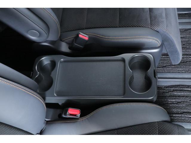 アルファードハイブリッド Ｓ　タイプゴールドＩＩ　４ＷＤ　衝突被害軽減ブレーキ　ＢＳＭ　９型ＤＡナビ　地デジＴＶ　バックカメラ　ＥＴＣ２．０　レーダークルーズ　車線逸脱警報　オートハイビーム　クリアランスソナー　両側電動ドア　ＡＣ１００Ｖ－１５００Ｗ　パワーバックドア　３眼ＬＥＤライト（37枚目）