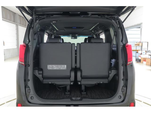 アルファードハイブリッド Ｓ　タイプゴールドＩＩ　４ＷＤ　衝突被害軽減ブレーキ　ＢＳＭ　９型ＤＡナビ　地デジＴＶ　バックカメラ　ＥＴＣ２．０　レーダークルーズ　車線逸脱警報　オートハイビーム　クリアランスソナー　両側電動ドア　ＡＣ１００Ｖ－１５００Ｗ　パワーバックドア　３眼ＬＥＤライト（41枚目）