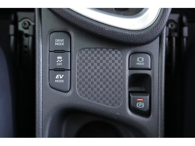 ヤリスクロス ハイブリッドＺ　衝突被害軽減ブレーキ　純正８インチＤＡナビ　バックカメラ　スマートキー　レーダークルーズ　車線逸脱警報　オートハイビーム　クリアランスソナー　ＥＴＣ　パワーシート　シートヒーター　ＬＥＤライト　Ｂｌｕｅｔｏｏｔｈ接続　横滑防止装置　ワンオーナー（26枚目）