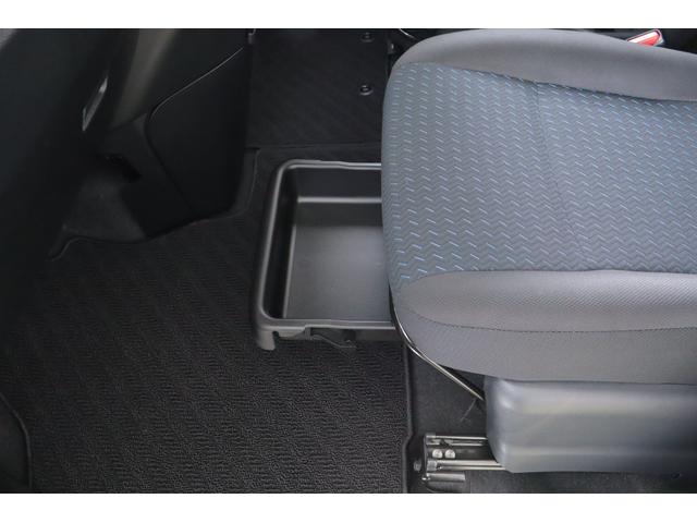 ルーミー カスタムＧ　衝突被害軽減ブレーキ　純正ＳＤナビ　地デジＴＶ　スマートキー　ＥＴＣ　レーダークルーズ　オートハイビーム　車線逸脱警報　コーナーセンサー　両側電動ドア　先行車発進お知らせ機能　ＬＥＤライト　Ｂｌｕｅｔｏｏｔｈ接続　純正アルミ　横滑り防止装置（33枚目）