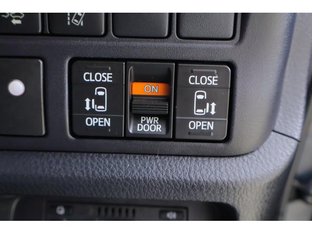 ヴォクシー Ｖ　４ＷＤ　衝突被害軽減ブレーキ　純正９型ナビ　地デジＴＶ　バックカメラ　スマートキー　ＥＴＣ　クルコン　車線逸脱警報　オートハイビーム　両側電動ドア　先行車発進告知機能　シートヒーター　ドラレコ　Ｂｌｕｅｔｏｏｔｈ接続　ＬＥＤヘッドライト　横滑り防止装置（26枚目）