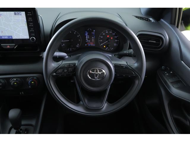 ヤリス Ｘ　衝突被害軽減ブレーキ　純正８インチＤＡナビ　バックカメラ　スマートキー　ＥＴＣ　オートハイビーム　車線逸脱警報　クリアランスソナー　前後ドラレコ　先行車発進告知機能　電動格納ミラー　Ｂｌｕｅｔｏｏｔｈ接続　横滑り防止装置（13枚目）