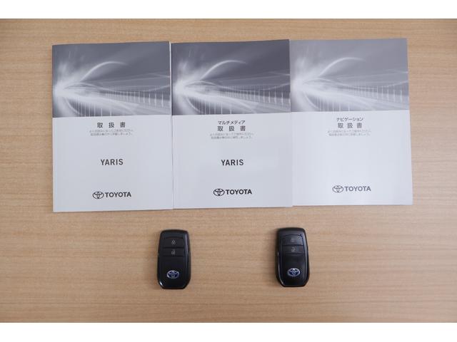 ヤリス ハイブリッドＺ　衝突被害軽減ブレーキ　純正８インチＤＡナビ　バックカメラ　ＢＳＭ　スマートキー　ＥＴＣ２．０　レーダークルーズ　オートハイビーム　車線逸脱警報　クリアランスソナー　ドラレコ　シートヒーター　Ｂｌｕｅｔｏｏｔｈ接続　ＬＥＤライト　横滑り防止装置（47枚目）