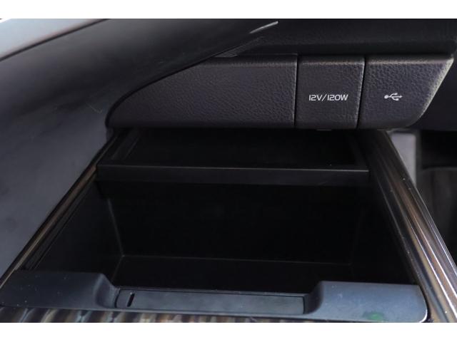 カムリ Ｇ　４ＷＤ　衝突被害軽減ブレーキ　純正ＪＢＬプレミアムナビ　バックカメラ　ＢＳＭ　スマートキー　ＥＴＣ２．０　オートハイビーム　車線逸脱警報　クリアランスソナー　パワーシート　ＡＣ１００Ｖ１５００Ｗ　ドラレコ　ＬＥＤライト　Ｂｌｕｅｔｏｏｔｈ接続　横滑防止装置（25枚目）