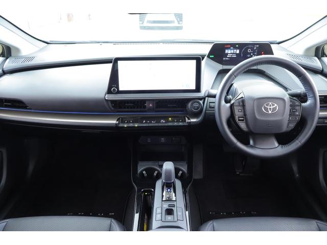 プリウス Ｚ　衝突被害軽減ブレーキ　１２．３インチＤＡナビ　地デジＴＶ　全周囲カメラ　ＢＳＭ　レーダークルーズ　車線逸脱警報　シートヒーター＆クール　ステアリングヒーター　ＡＣ１００Ｖ－１５００Ｗ　クリアランスソナー　ＥＴＣ２．０　パワーバックドア　ワンオーナー（12枚目）