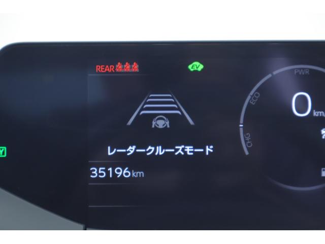 プリウス Ｚ　衝突被害軽減ブレーキ　１２．３インチＤＡナビ　地デジＴＶ　全周囲カメラ　ＢＳＭ　レーダークルーズ　車線逸脱警報　シートヒーター＆クール　ステアリングヒーター　ＡＣ１００Ｖ－１５００Ｗ　クリアランスソナー　ＥＴＣ２．０　パワーバックドア　ワンオーナー（23枚目）