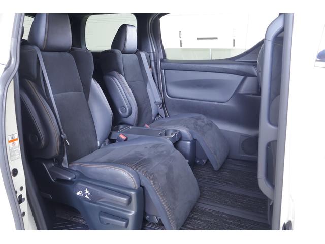 アルファード 2.5S タイプゴールド 衝突被害軽減ブレーキ 9型DAナビ 地デジTV バックカメラ 後席モニター レーダークルーズ オートハイビーム 車線逸脱警報 クリアランスソナー 両側電動ドア ETC 前後ドラレコ AC100V電源 パワーバックドア 3眼LEDライト(41枚目)