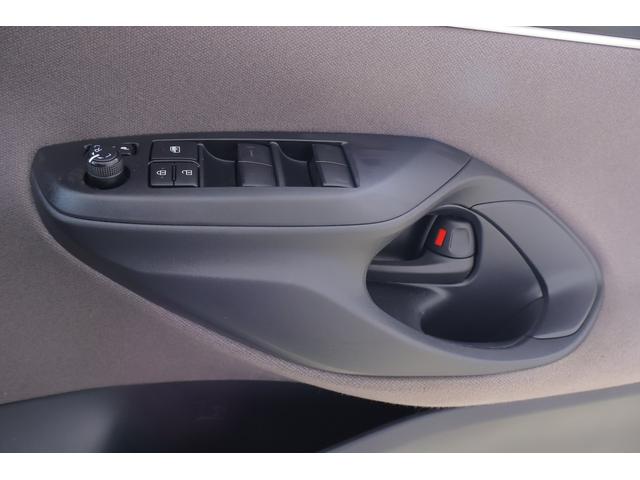 ヤリス ハイブリッドG 衝突被害軽減ブレーキ 純正8インチDAナビ バックカメラ スマートキー ETC レーダークルーズ 車線逸脱警報 オートハイビーム 先行車発進告知機能 クリアランスソナー Bluetooth接続 前後ドラレコ 横滑り防止装置(32枚目)