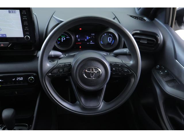 ヤリス ハイブリッドG 衝突被害軽減ブレーキ 純正8インチDAナビ バックカメラ スマートキー ETC2.0 レーダークルーズ 車線逸脱警報 オートハイビーム 先行車発進告知機能 Bluetooth接続 ドライブレコーダー 横滑り防止装置(13枚目)