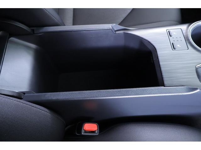 カムリ Ｇ　衝突被害軽減ブレーキ　純正９インチＤＡナビ　地デジＴＶ　バックカメラ　ＢＳＭ　スマートキー　ＥＴＣ２．０　レーダークルーズ　車線逸脱警報　オートハイビーム　クリアランスソナー　シートヒーター　パワーシート　ＬＥＤヘッドライト　前後ドラレコ　横滑り防止装置（36枚目）