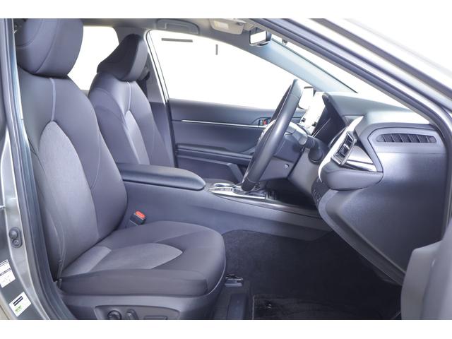 カムリ Ｇ　衝突被害軽減ブレーキ　純正９インチＤＡナビ　地デジＴＶ　バックカメラ　ＢＳＭ　スマートキー　ＥＴＣ２．０　レーダークルーズ　車線逸脱警報　オートハイビーム　クリアランスソナー　シートヒーター　パワーシート　ＬＥＤヘッドライト　前後ドラレコ　横滑り防止装置（38枚目）