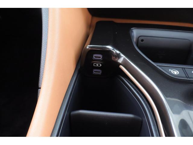 クラウンスポーツ Ｚ　４ＷＤ　１２．３インチＤＡナビ　地デジＴＶ　全周囲カメラ　ＢＳＭ　衝突被害軽減ブレーキ　レーダークルーズ　クリアランスソナー　車線逸脱警報　ＥＴＣ２．０　デジタルミラー　本革　シートヒーター＆クール　パワーバックドア　ＡＣ１００Ｖ－１５００Ｗ　前後ドラレコ（30枚目）