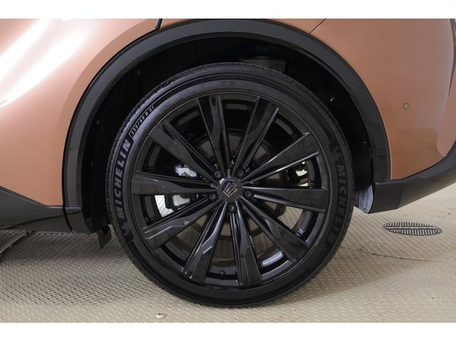 クラウンスポーツ Ｚ　４ＷＤ　１２．３インチＤＡナビ　地デジＴＶ　全周囲カメラ　ＢＳＭ　衝突被害軽減ブレーキ　レーダークルーズ　クリアランスソナー　車線逸脱警報　ＥＴＣ２．０　デジタルミラー　本革　シートヒーター＆クール　パワーバックドア　ＡＣ１００Ｖ－１５００Ｗ　前後ドラレコ（63枚目）