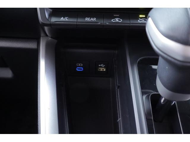 ノア Ｓ－Ｇ　衝突被害軽減ブレーキ　１０．５型ＤＡナビ　地デジＴＶ　バックカメラ　ＢＳＭ　スマートキー　ＥＴＣ２．０　オートハイビーム　レーダークルーズ　車線逸脱警報　クリアランスソナー　両側電動ドア　前後ドラレコ　シートヒーター　先行車発進告知機能　ＬＥＤライト（29枚目）