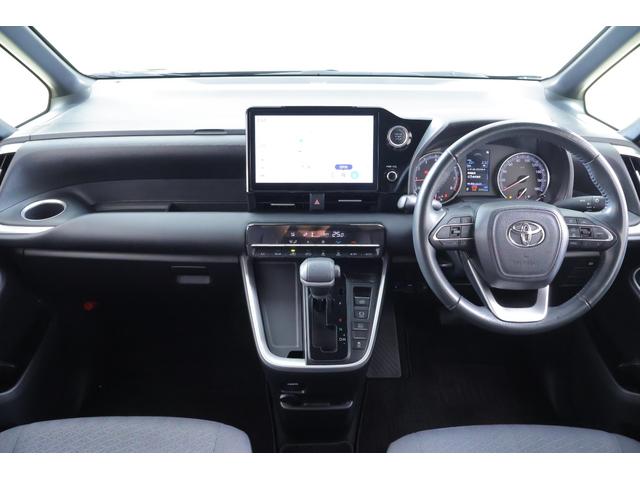 ヴォクシー Ｓ－Ｇ　衝突被害軽減ブレーキ　１０．５型ＤＡナビ　地デジＴＶ　バックカメラ　スマートキー　ＥＴＣ２．０　オートハイビーム　レーダークルーズ　車線逸脱警報　クリアランスソナー　両側電動ドア　先行車発進告知機能　Ｂｌｕｅｔｏｏｔｈ接続　ＬＥＤライト　横滑り防止装置（12枚目）