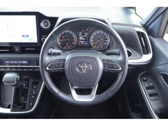 ヴォクシー Ｓ－Ｇ　衝突被害軽減ブレーキ　１０．５型ＤＡナビ　地デジＴＶ　バックカメラ　スマートキー　ＥＴＣ２．０　オートハイビーム　レーダークルーズ　車線逸脱警報　クリアランスソナー　両側電動ドア　先行車発進告知機能　Ｂｌｕｅｔｏｏｔｈ接続　ＬＥＤライト　横滑り防止装置（13枚目）