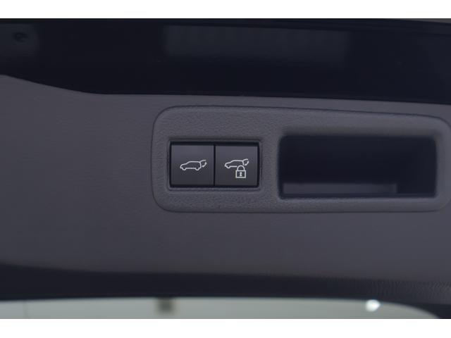 ハリアー Ｚ　レザーパッケージ　衝突被害軽減ブレーキ　レーダークルーズ　１２．３インチＪＢＬプレミアムナビ　地デジＴＶ　全周囲カメラ　ＢＳＭ　車線逸脱警報　クリアランスソナー　ＥＴＣ２．０　シートヒーター＆クール　パワーバックドア　デジタルミラー　ドラレコ　ワンオーナー（45枚目）