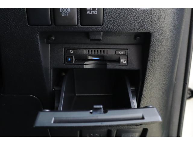 アルファード ２．５Ｓ　タイプゴールド　４ＷＤ　衝突被害軽減ブレーキ　９型ＤＡナビ　地デジＴＶ　バックカメラ　後席モニター　レーダークルーズ　オートハイビーム　車線逸脱警報　クリアランスソナー　ＥＴＣ　前後ドラレコ　ＡＣ１００Ｖ電源　パワーバックドア　３眼ＬＥＤライト（28枚目）