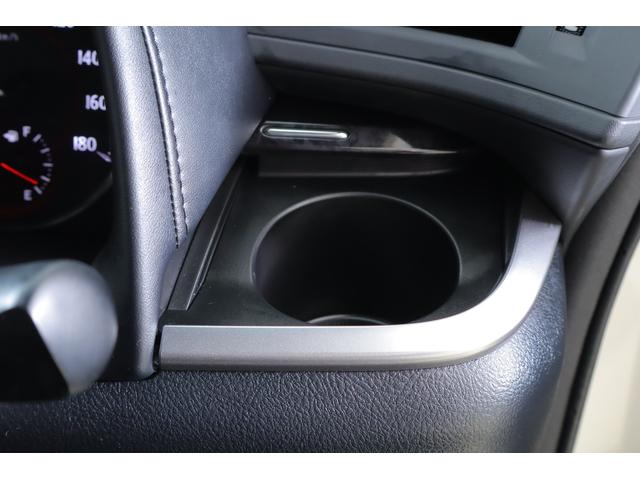 アルファード ２．５Ｓ　タイプゴールド　４ＷＤ　衝突被害軽減ブレーキ　９型ＤＡナビ　地デジＴＶ　バックカメラ　後席モニター　レーダークルーズ　オートハイビーム　車線逸脱警報　クリアランスソナー　ＥＴＣ　前後ドラレコ　ＡＣ１００Ｖ電源　パワーバックドア　３眼ＬＥＤライト（38枚目）