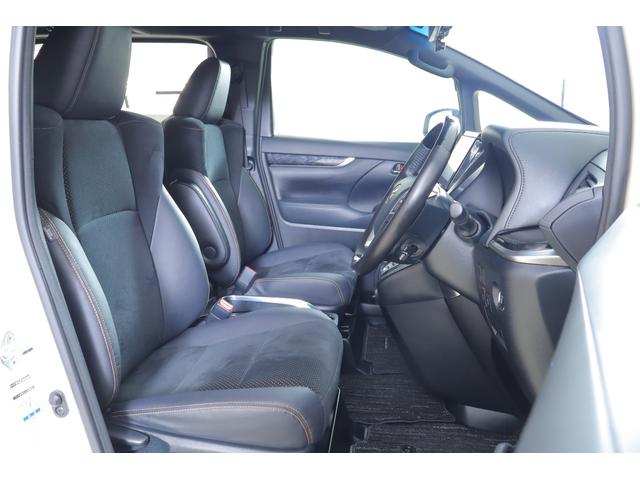 アルファード ２．５Ｓ　タイプゴールド　４ＷＤ　衝突被害軽減ブレーキ　９型ＤＡナビ　地デジＴＶ　バックカメラ　後席モニター　レーダークルーズ　オートハイビーム　車線逸脱警報　クリアランスソナー　ＥＴＣ　前後ドラレコ　ＡＣ１００Ｖ電源　パワーバックドア　３眼ＬＥＤライト（40枚目）