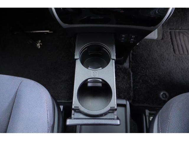 エスクァイア ハイブリッドＸｉ　スマートキー　ＥＴＣ　シートヒーター　両側電動スライドドア　ＬＥＤヘッドライト　純正アルミ　横滑り防止装置（31枚目）