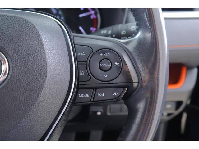 ＲＡＶ４ アドベンチャー　４ＷＤ　衝突被害軽減ブレーキ　純正９型ナビ　地デジＴＶ　バックカメラ　ＢＳＭ　スマートキー　レーダークルーズ　車線逸脱警報　クリアランスソナー　オートハイビーム　ＥＴＣ　パワーシート　パワーバックドア　ＬＥＤライト　横滑り防止装置　ワンオーナー（22枚目）