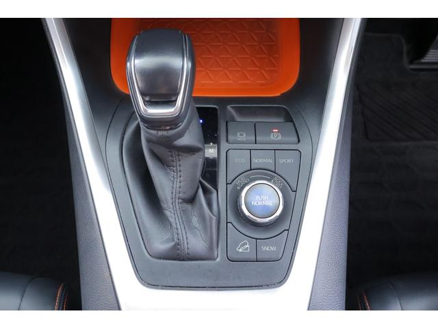 ＲＡＶ４ アドベンチャー　４ＷＤ　衝突被害軽減ブレーキ　純正９型ナビ　地デジＴＶ　バックカメラ　ＢＳＭ　スマートキー　レーダークルーズ　車線逸脱警報　クリアランスソナー　オートハイビーム　ＥＴＣ　パワーシート　パワーバックドア　ＬＥＤライト　横滑り防止装置　ワンオーナー（27枚目）