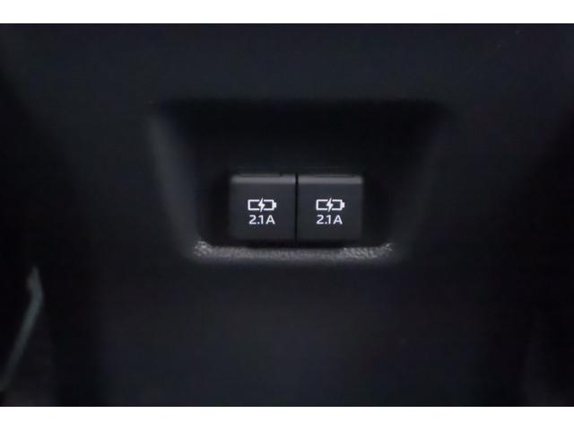 ＲＡＶ４ アドベンチャー　４ＷＤ　衝突被害軽減ブレーキ　純正９型ナビ　地デジＴＶ　バックカメラ　ＢＳＭ　スマートキー　レーダークルーズ　車線逸脱警報　クリアランスソナー　オートハイビーム　ＥＴＣ　パワーシート　パワーバックドア　ＬＥＤライト　横滑り防止装置　ワンオーナー（41枚目）