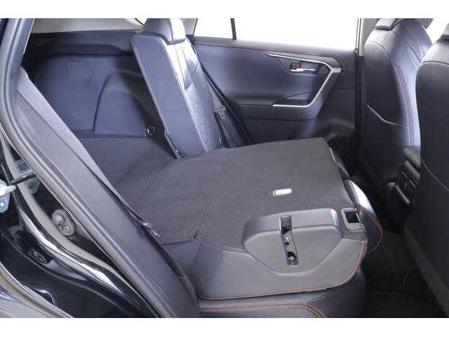 ＲＡＶ４ アドベンチャー　４ＷＤ　衝突被害軽減ブレーキ　純正９型ナビ　地デジＴＶ　バックカメラ　ＢＳＭ　スマートキー　レーダークルーズ　車線逸脱警報　クリアランスソナー　オートハイビーム　ＥＴＣ　パワーシート　パワーバックドア　ＬＥＤライト　横滑り防止装置　ワンオーナー（42枚目）