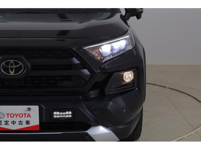 ＲＡＶ４ アドベンチャー　４ＷＤ　衝突被害軽減ブレーキ　純正９型ナビ　地デジＴＶ　バックカメラ　ＢＳＭ　スマートキー　レーダークルーズ　車線逸脱警報　クリアランスソナー　オートハイビーム　ＥＴＣ　パワーシート　パワーバックドア　ＬＥＤライト　横滑り防止装置　ワンオーナー（48枚目）