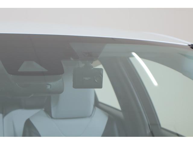 プリウス Ａツーリングセレクション　純正１１．６インチナビ　地デジＴＶ　バックカメラ　ＢＳＭ　衝突被害軽減ブレーキ　レーダークルーズ　車線逸脱警報　スマートキー　ＥＴＣ２．０　オートハイビーム　クリアランスソナー　シートヒーター　ＡＣ１００Ｖ－１５００Ｗ　ドラレコ（35枚目）