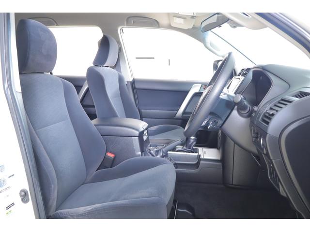 ランドクルーザープラド ＴＸ　４ＷＤ　衝突被害軽減ブレーキ　純正９型ナビ　地デジＴＶ　バックカメラ　スマートキー　ＥＴＣ２．０　レーダークルーズ　車線逸脱警報　オートハイビーム　先行車発進告知機能　クリアランスソナー　Ｂｌｕｅｔｏｏｔｈ接続　ドラレコ　ＬＥＤヘッドライト　横滑り防止装置（35枚目）