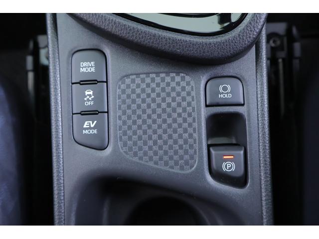 ヤリスクロス ハイブリッドZ アドベンチャー 衝突被害軽減ブレーキ BSM 純正8インチDA 地デジTV 全周囲カメラ レーダークルーズ 車線逸脱警報 オートハイビーム クリアランスソナー シートヒーター ステアリングヒーター 前後ドラレコ LEDヘッドライト ワンオーナー(27枚目)