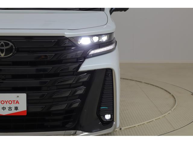 ヴェルファイアハイブリッド Z プレミア 4WD サンルーフ 衝突被害軽減ブレーキ 14インチDAナビ地デジ 全周囲カメラ BSM レーダークルーズ 車線逸脱警報 クリアランスソナー デジタルミラー シートヒーター&クール AC100Vー1500W パワーバックドア 3眼LEDライト(62枚目)