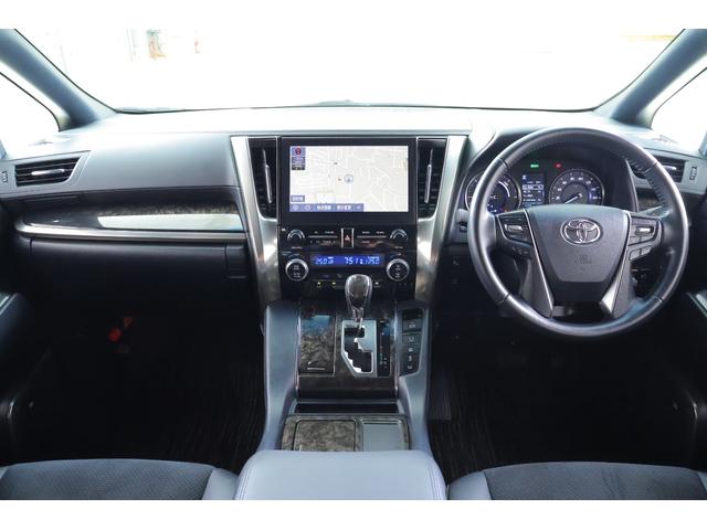 ヴェルファイアハイブリッド ゴールデンアイズII 4WD 衝突被害軽減ブレーキ BSM レーダークルーズ JBLプレミアムナビ 地デジTV 全周囲カメラ 13.3インチリアエンター ETC2.0 デジタルミラー 前後ドラレコ AC100V-1500W 3眼LEDライト パワーバックドア(12枚目)