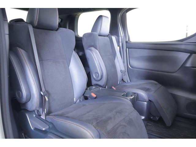 ヴェルファイアハイブリッド ゴールデンアイズII 4WD 衝突被害軽減ブレーキ BSM レーダークルーズ JBLプレミアムナビ 地デジTV 全周囲カメラ 13.3インチリアエンター ETC2.0 デジタルミラー 前後ドラレコ AC100V-1500W 3眼LEDライト パワーバックドア(45枚目)