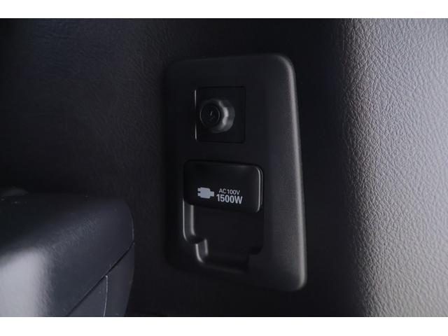 ヴェルファイアハイブリッド ゴールデンアイズII 4WD 衝突被害軽減ブレーキ BSM レーダークルーズ JBLプレミアムナビ 地デジTV 全周囲カメラ 13.3インチリアエンター ETC2.0 デジタルミラー 前後ドラレコ AC100V-1500W 3眼LEDライト パワーバックドア(49枚目)