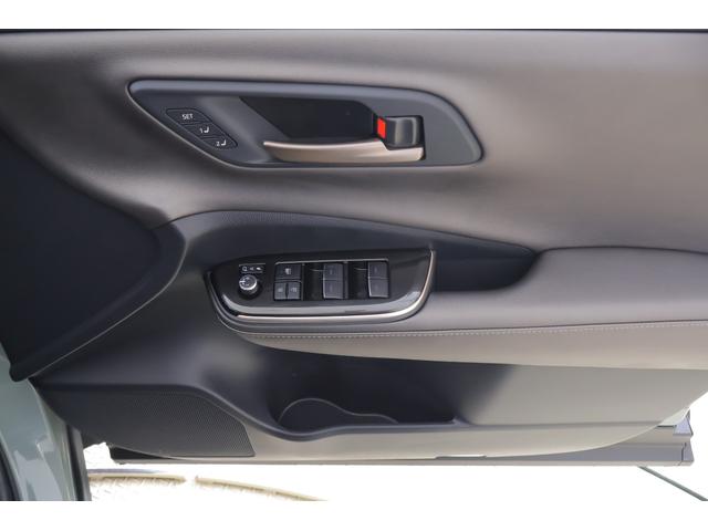 クラウンクロスオーバー RS ランドスケープ 4WD 12.3インチDAナビ地デジ 全周囲カメラ BSM レーダークルーズ 衝突被害軽減ブレーキ 車線逸脱警報 クリアランスソナー 本革 シートヒーター&クール AC100V-1500W 前後ドラレコ 4眼LEDライト バイトーン(43枚目)