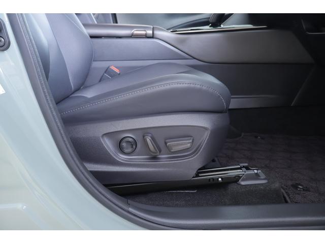 クラウンクロスオーバー RS ランドスケープ 4WD 12.3インチDAナビ地デジ 全周囲カメラ BSM レーダークルーズ 衝突被害軽減ブレーキ 車線逸脱警報 クリアランスソナー 本革 シートヒーター&クール AC100V-1500W 前後ドラレコ 4眼LEDライト バイトーン(45枚目)