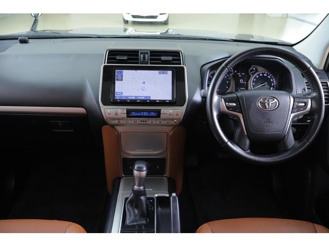 ランドクルーザープラド TX Lパッケージ 70thアニバーサリーリミテッド 4WD サンルーフ 衝突被害軽減ブレーキ 純正9型ナビ 地デジTV バックカメラ ETC2.0 レーダークルーズ 車線逸脱警報 オートハイビーム 本革 シートヒーター&クール クリアランスソナー 前後ドラレコ(12枚目)