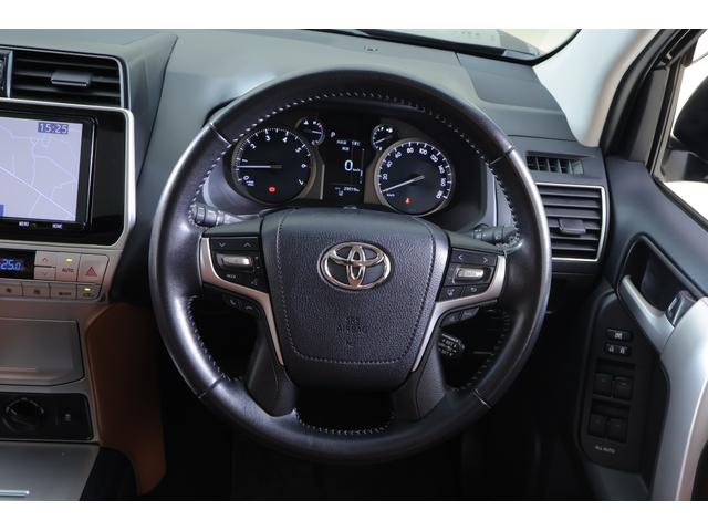 ランドクルーザープラド TX Lパッケージ 70thアニバーサリーリミテッド 4WD サンルーフ 衝突被害軽減ブレーキ 純正9型ナビ 地デジTV バックカメラ ETC2.0 レーダークルーズ 車線逸脱警報 オートハイビーム 本革 シートヒーター&クール クリアランスソナー 前後ドラレコ(13枚目)