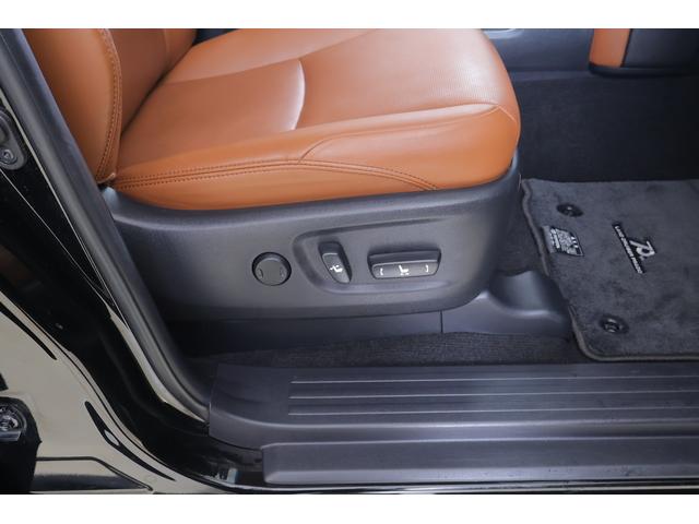 ランドクルーザープラド TX Lパッケージ 70thアニバーサリーリミテッド 4WD サンルーフ 衝突被害軽減ブレーキ 純正9型ナビ 地デジTV バックカメラ ETC2.0 レーダークルーズ 車線逸脱警報 オートハイビーム 本革 シートヒーター&クール クリアランスソナー 前後ドラレコ(39枚目)